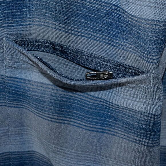 Lululemon Mason's Peak Flannel Shirt in Shade Plaid True Navy Mineral Blue - Picture 3 of 8